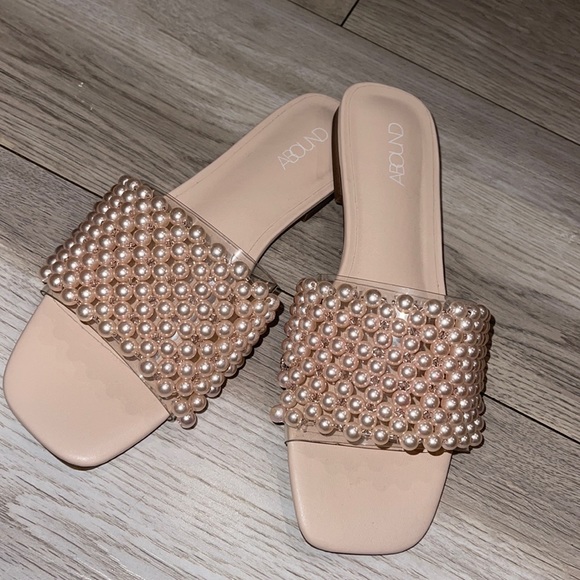 Abound sandals. - Picture 1 of 5